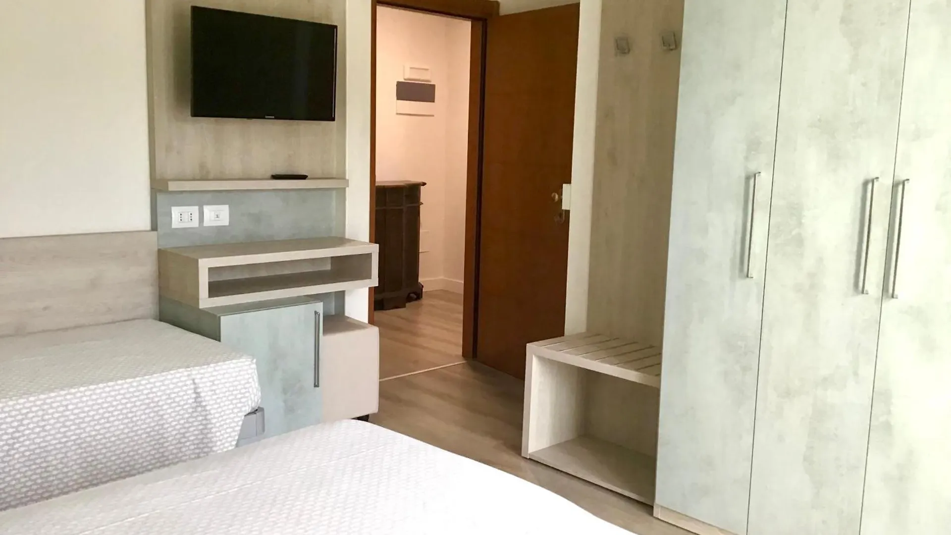 Hotel La Coccinella San Vincenzo 3*,  Italia